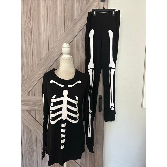NWT Womens Halloween Skeleton PJ set Small - Picture 1 of 8